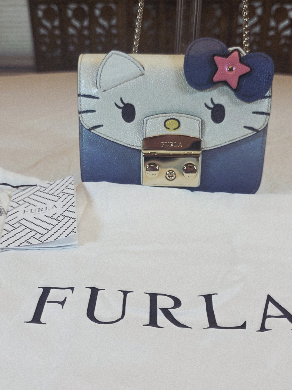 Furla x Hello Kitty Metropolis Mini Leather Crossbody Bag White Blue. Dust Bag - Picture 3 of 9
